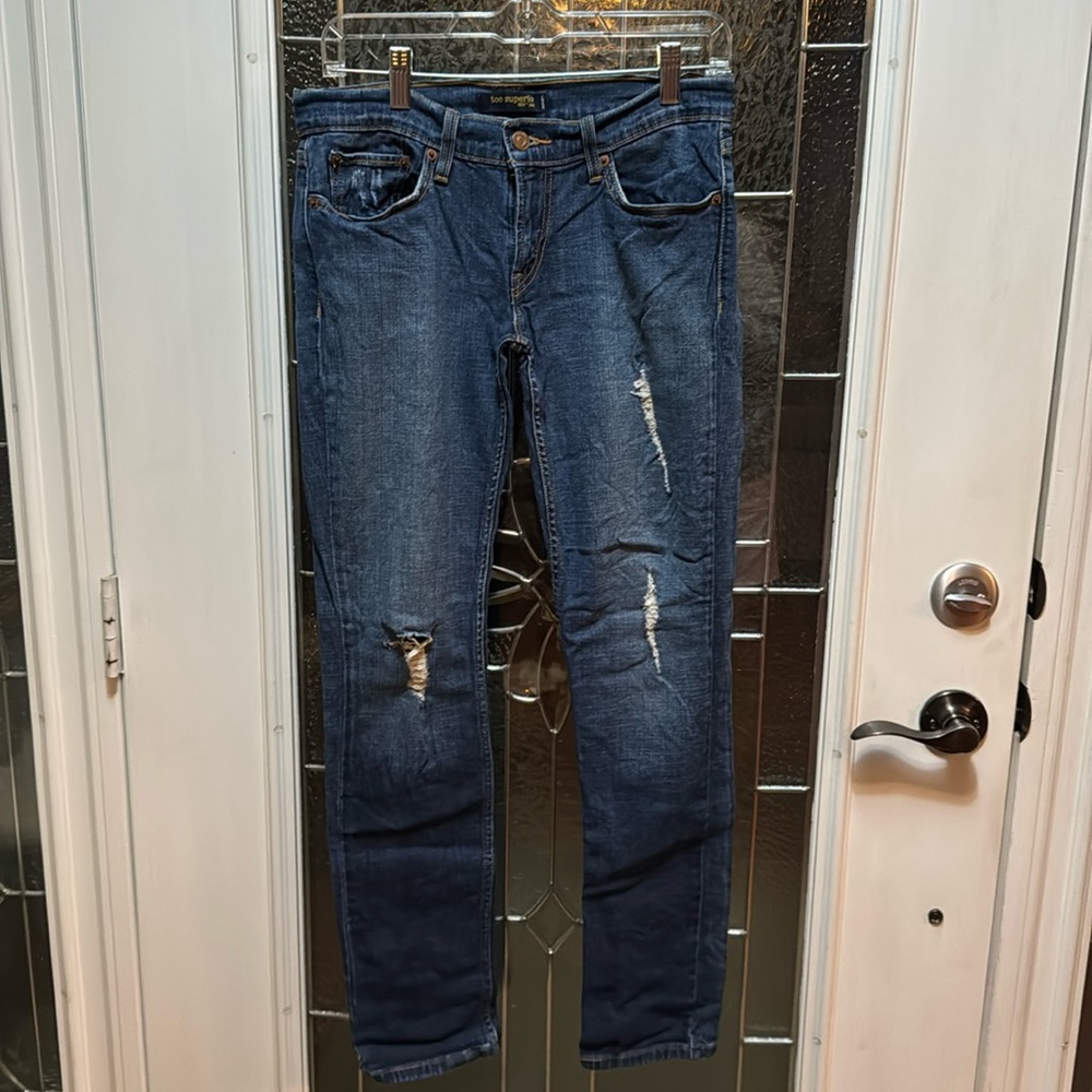 Distressed Levi Blue Denim Jeans size 7 medium.